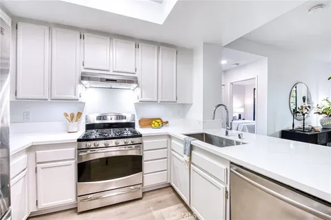 $798,000 | 245 South Holliston Avenue, Unit 109, Pasadena, CA 91106