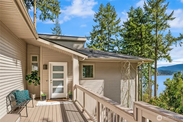 $1,995,000 | 936 170th Place Southeast, Bellevue, WA 98008