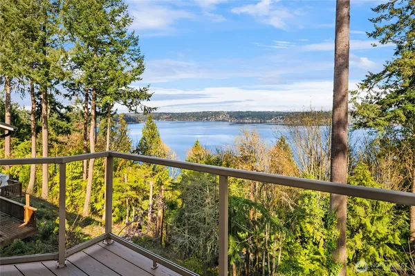 $1,995,000 | 936 170th Place Southeast, Bellevue, WA 98008