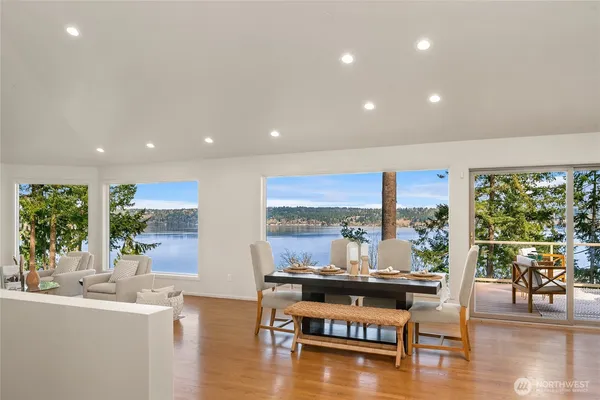 $1,995,000 | 936 170th Place Southeast, Bellevue, WA 98008