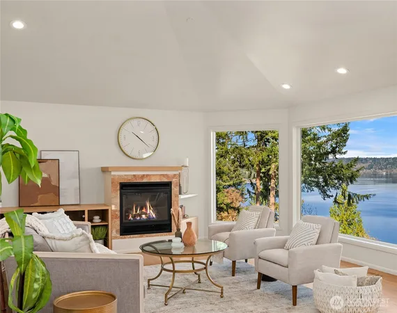 $1,995,000 | 936 170th Place Southeast, Bellevue, WA 98008