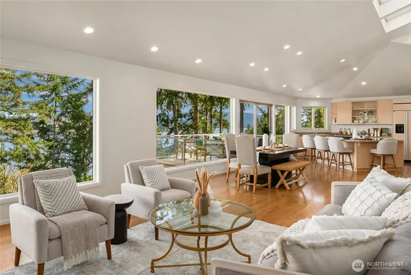 $1,995,000 | 936 170th Place Southeast, Bellevue, WA 98008