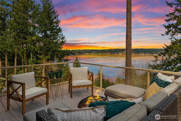 $1,995,000 | 936 170th Place Southeast, Bellevue, WA 98008