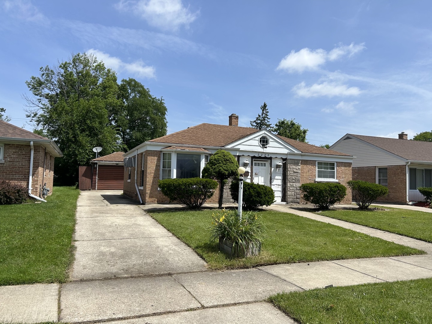 2222 Spruce Road Homewood, IL 60430 - Photo 2 of 21 Gallery Image 2