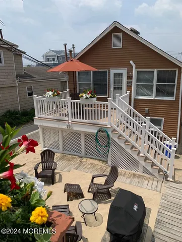 a view of a house with roof deck
