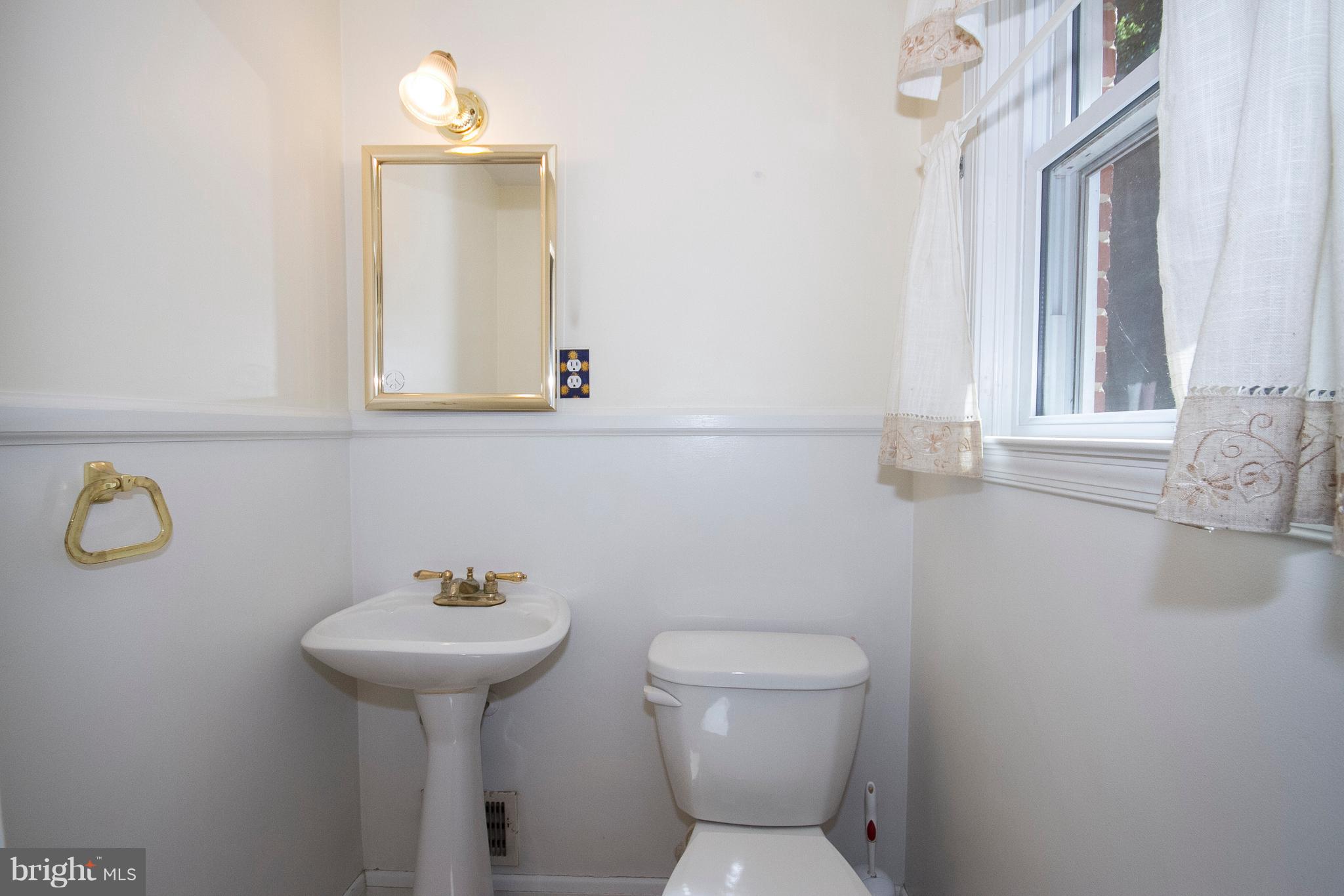 33 Cedar Knoll Road Cockeysville, MD 21030 - Photo 10 of 17 1/2 Bath