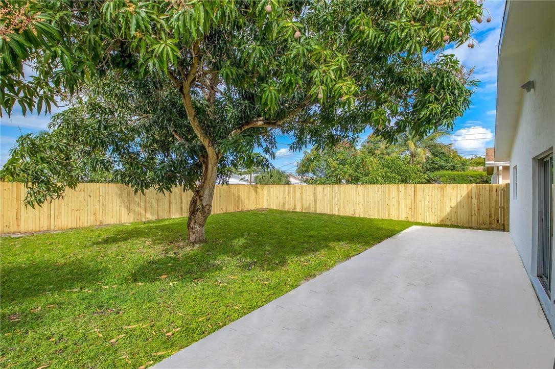 517 Northwest 52nd Street Boca Raton, FL 33487 - Photo 19 of 21 Photo 19