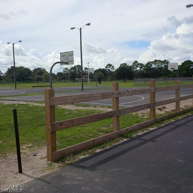 287 Avenida Del Sur Clewiston, FL 33440 - Photo 12 of 16 a view of a street