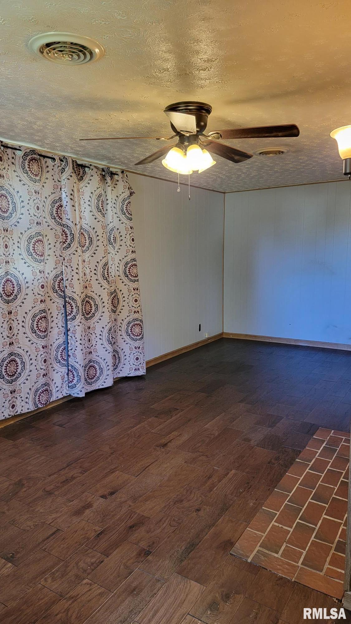 2913 East Mason Street Springfield, IL 62702 - Photo 3 of 11