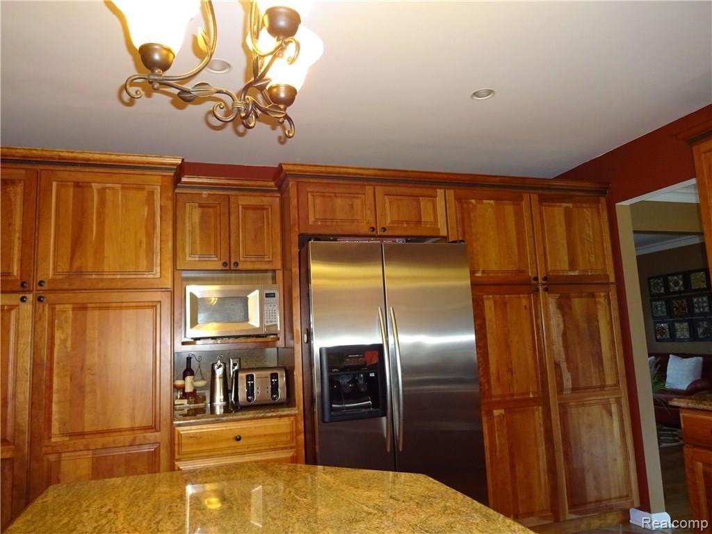 1111 Clopton Bridge Drive Rochester Hills, MI 48306 - Photo 12 of 59