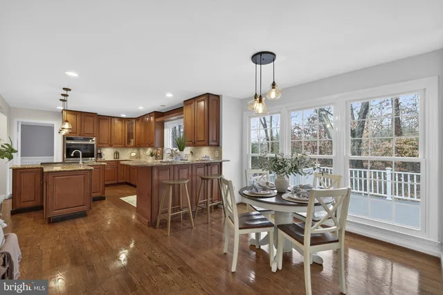 $999,980 | 15067 Brown Post Lane, Centreville, VA 20121