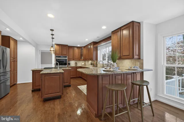 $999,980 | 15067 Brown Post Lane, Centreville, VA 20121