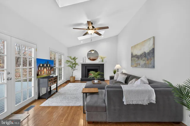 $999,980 | 15067 Brown Post Lane, Centreville, VA 20121