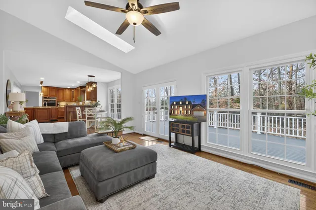 $999,980 | 15067 Brown Post Lane, Centreville, VA 20121