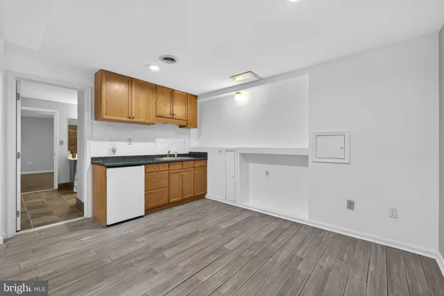 $999,980 | 15067 Brown Post Lane, Centreville, VA 20121