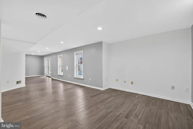 $999,980 | 15067 Brown Post Lane, Centreville, VA 20121