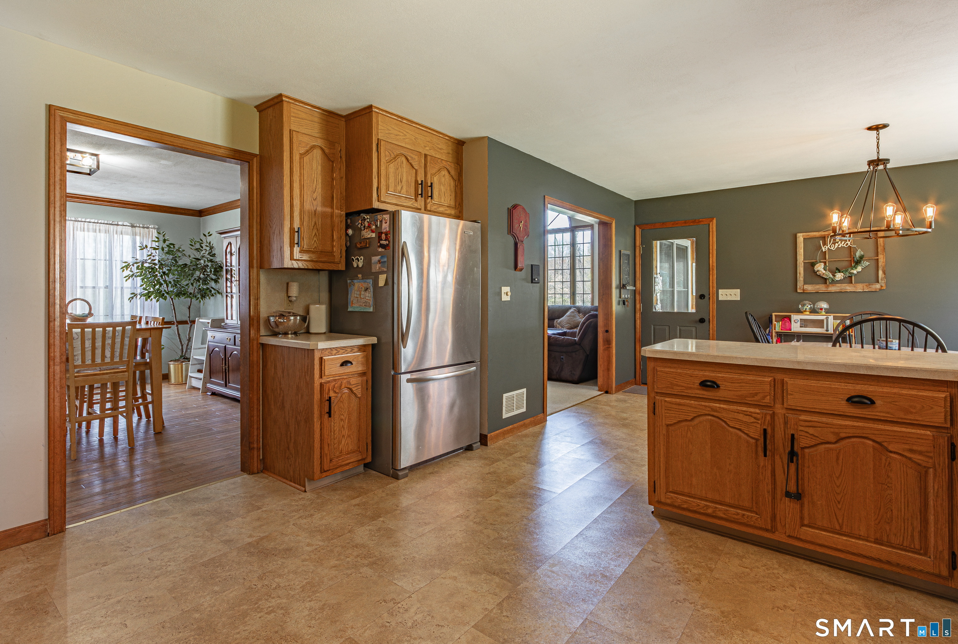 33 Country Club Woods Circle Waterbury, CT 06708 - Photo 12 of 38