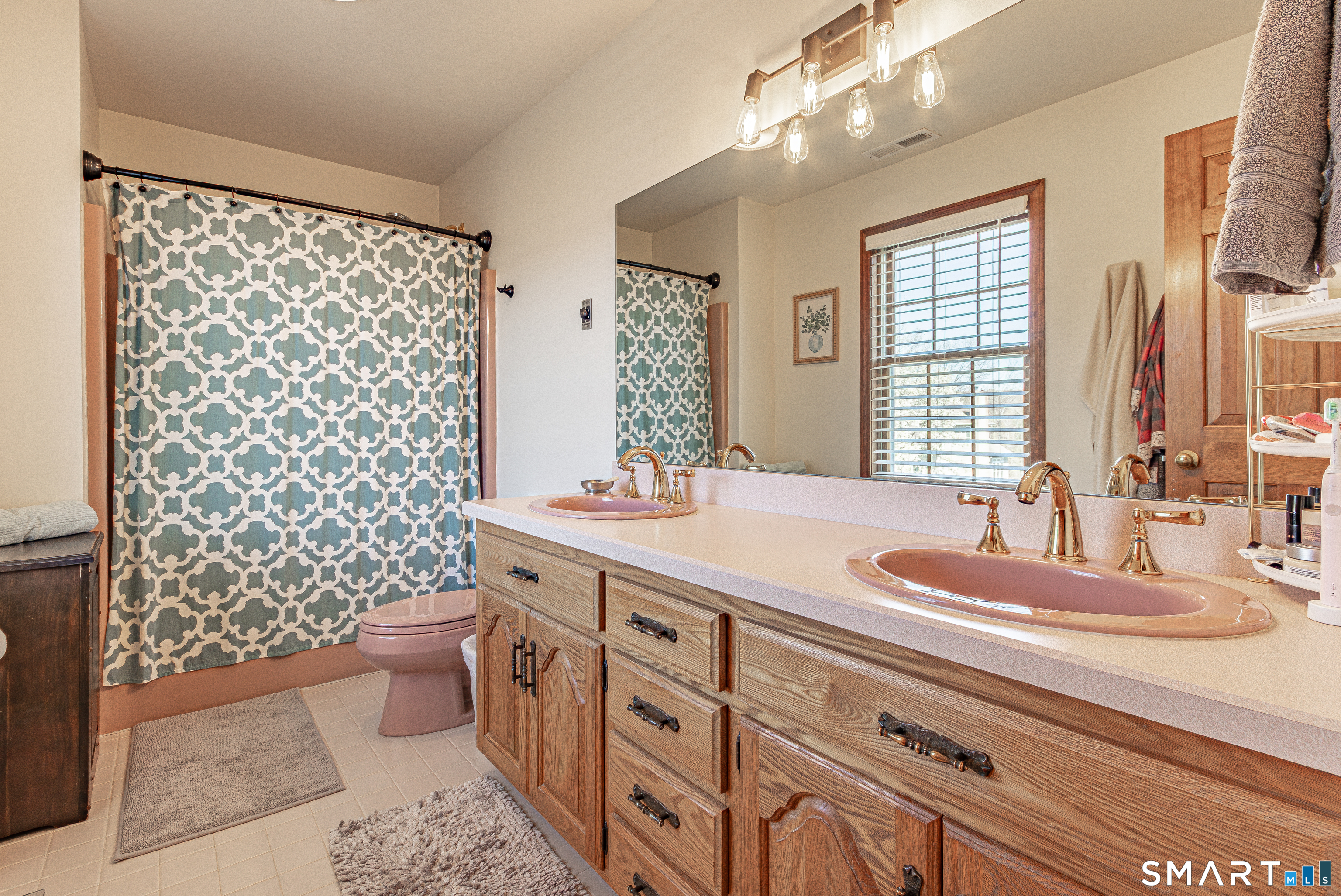 33 Country Club Woods Circle Waterbury, CT 06708 - Photo 25 of 38