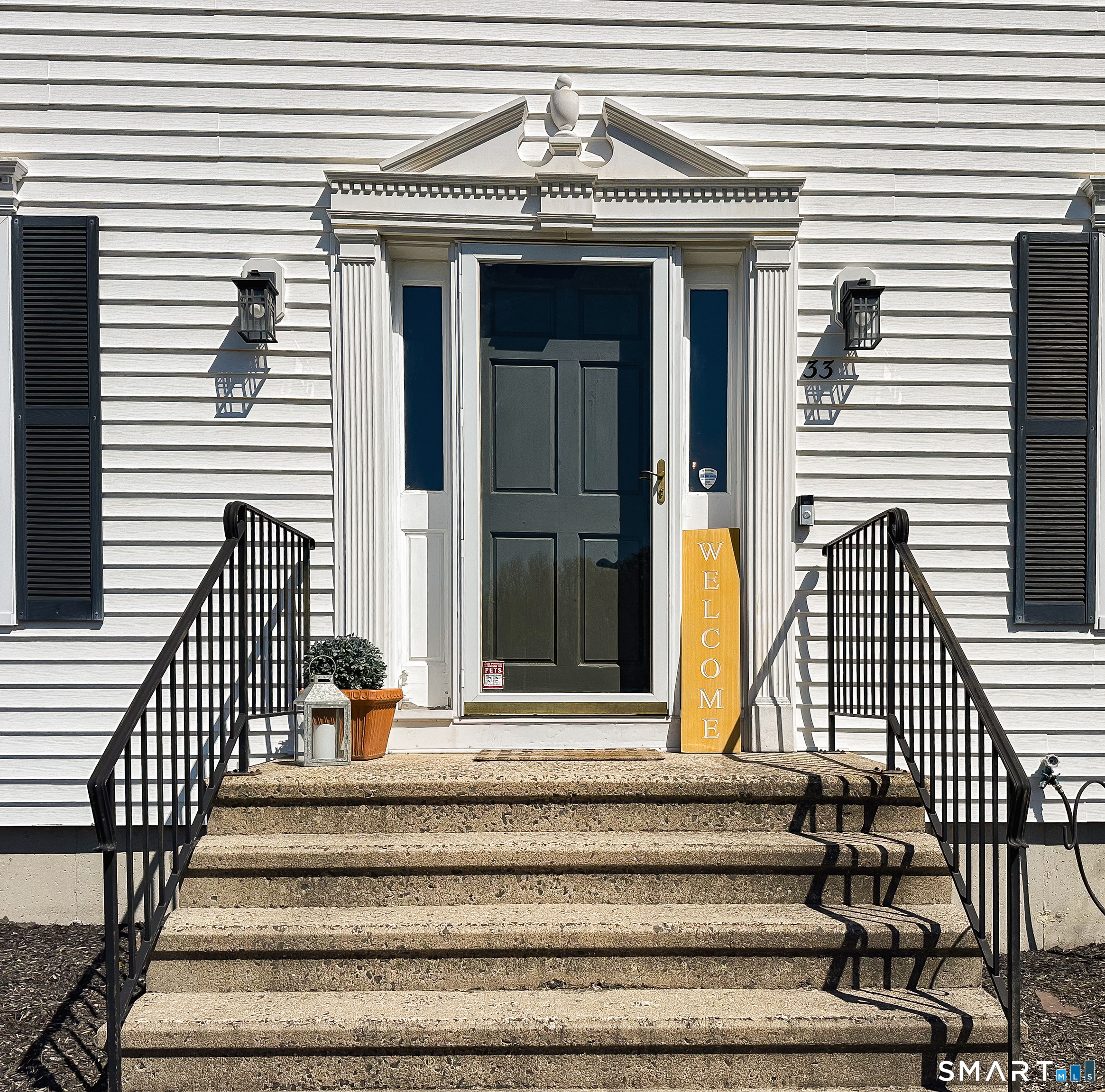 33 Country Club Woods Circle Waterbury, CT 06708 - Photo 3 of 38