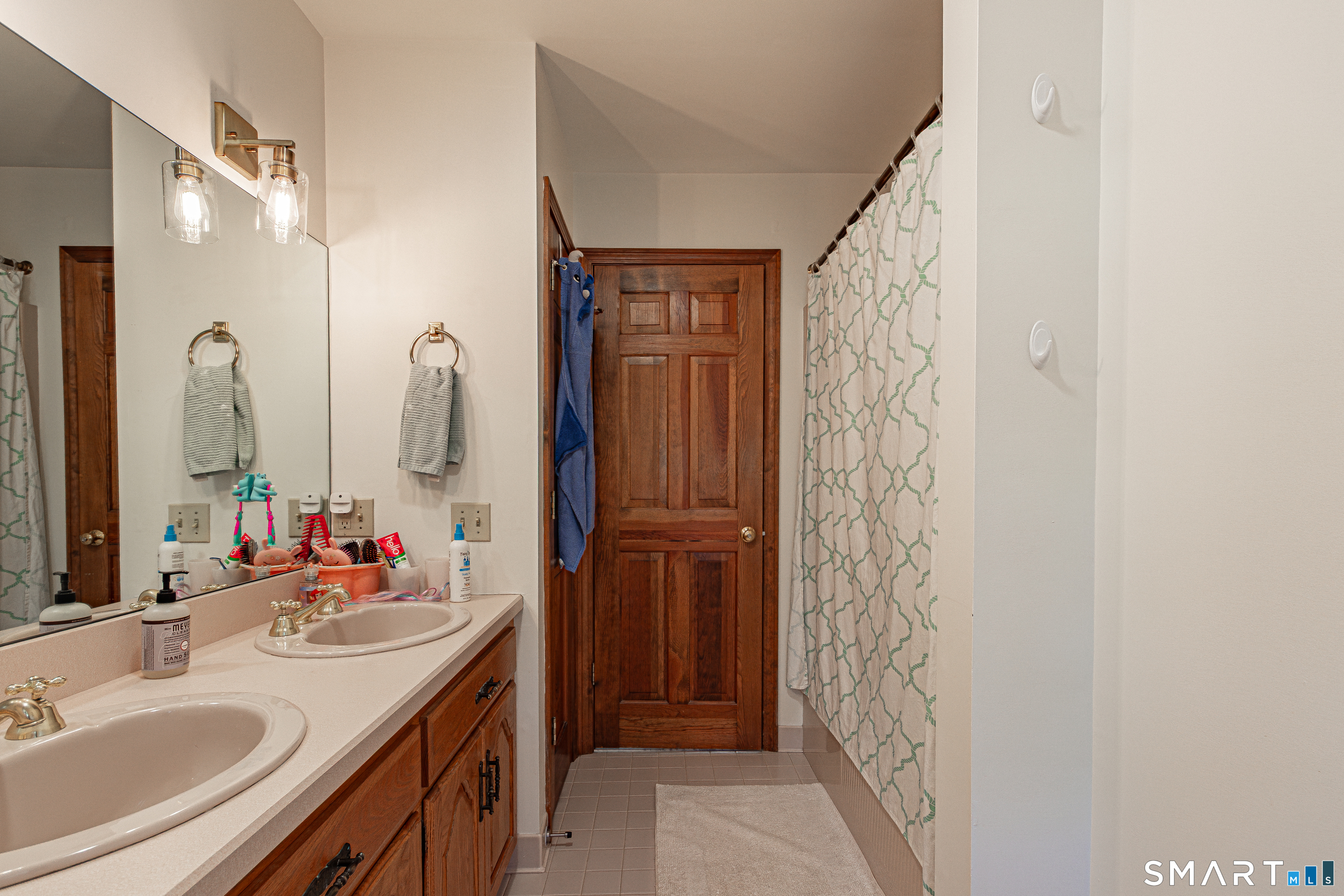 33 Country Club Woods Circle Waterbury, CT 06708 - Photo 32 of 38 2nd Floor
