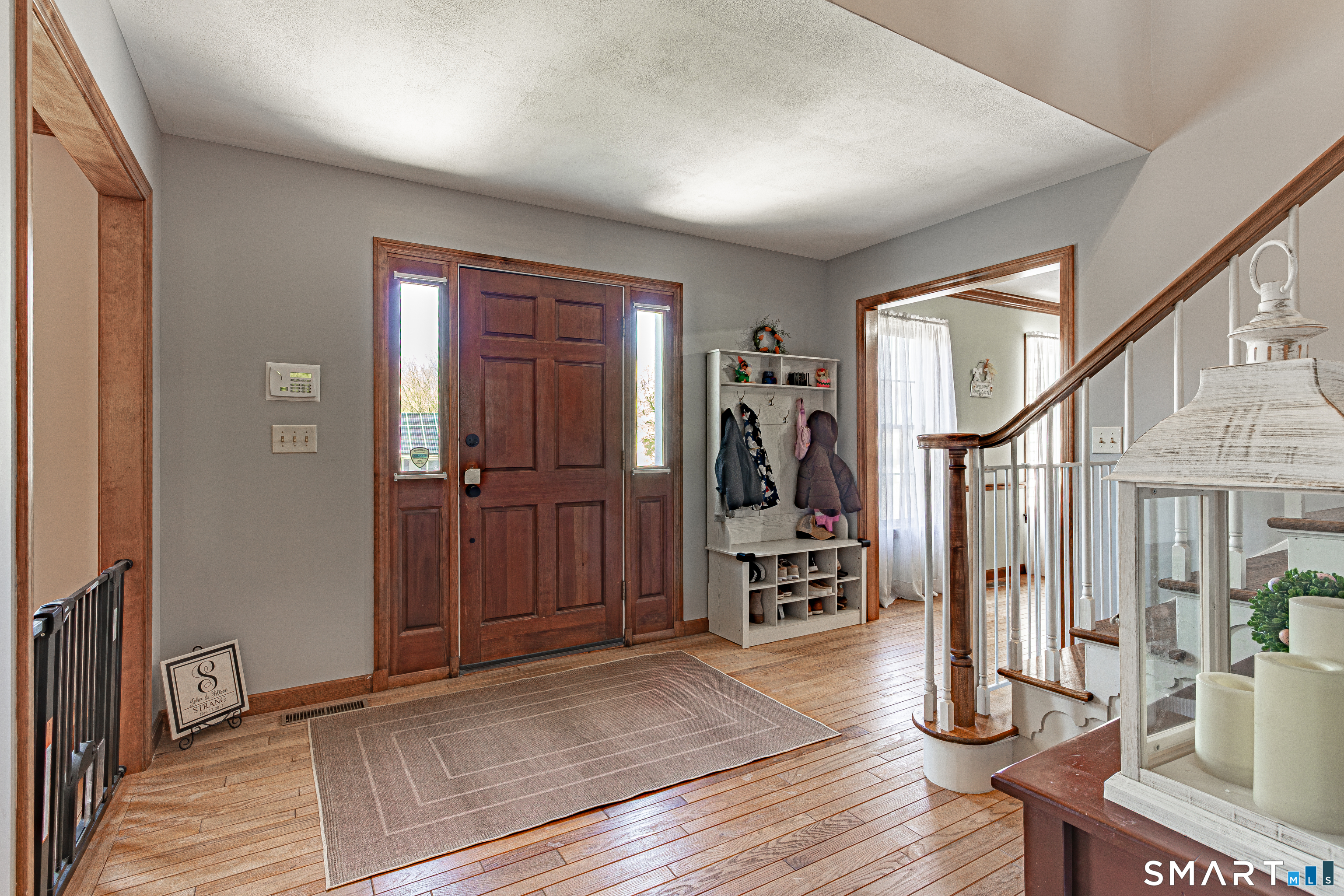 33 Country Club Woods Circle Waterbury, CT 06708 - Photo 4 of 38
