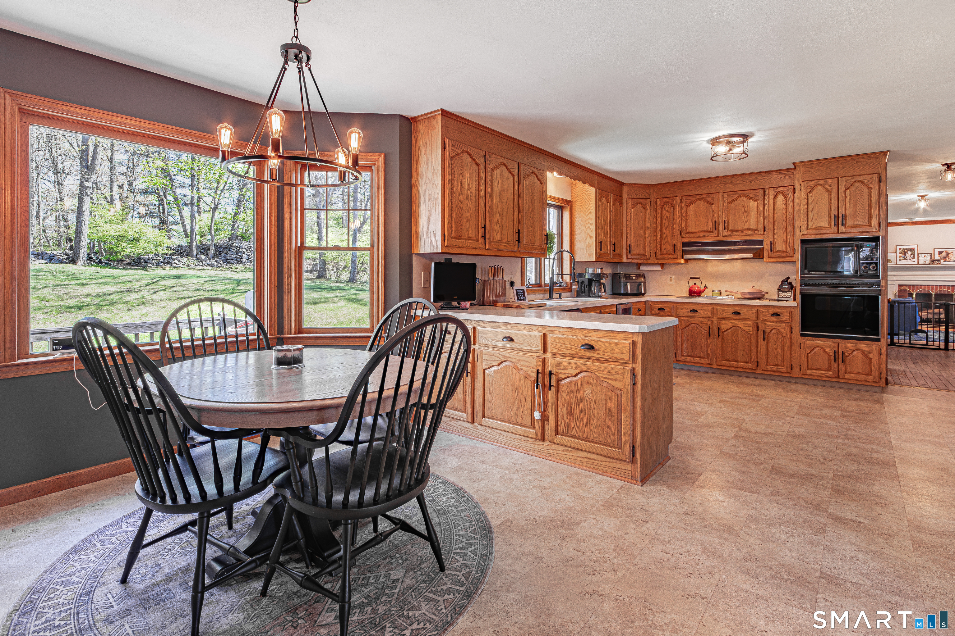 33 Country Club Woods Circle Waterbury, CT 06708 - Photo 7 of 38