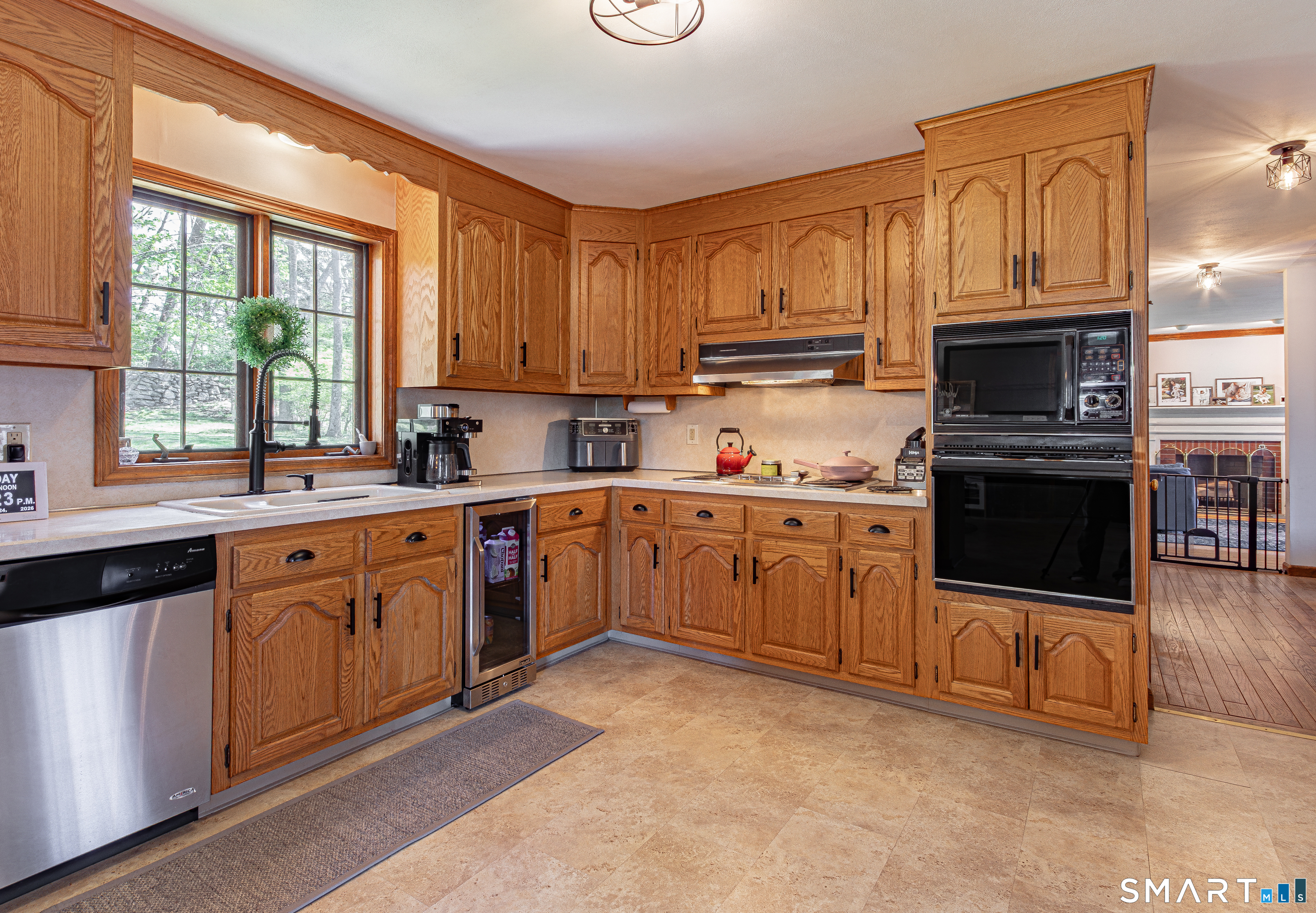 33 Country Club Woods Circle Waterbury, CT 06708 - Photo 10 of 38