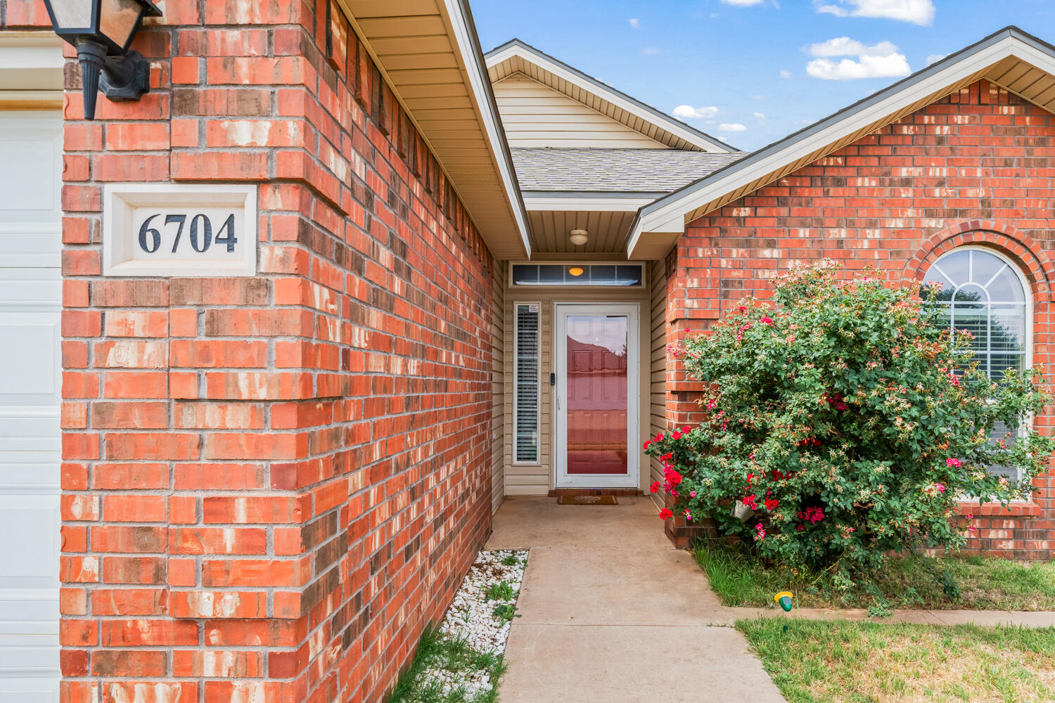 6704 89th Street Lubbock, TX 79424 - Photo 3 of 25 6704 89th St-23