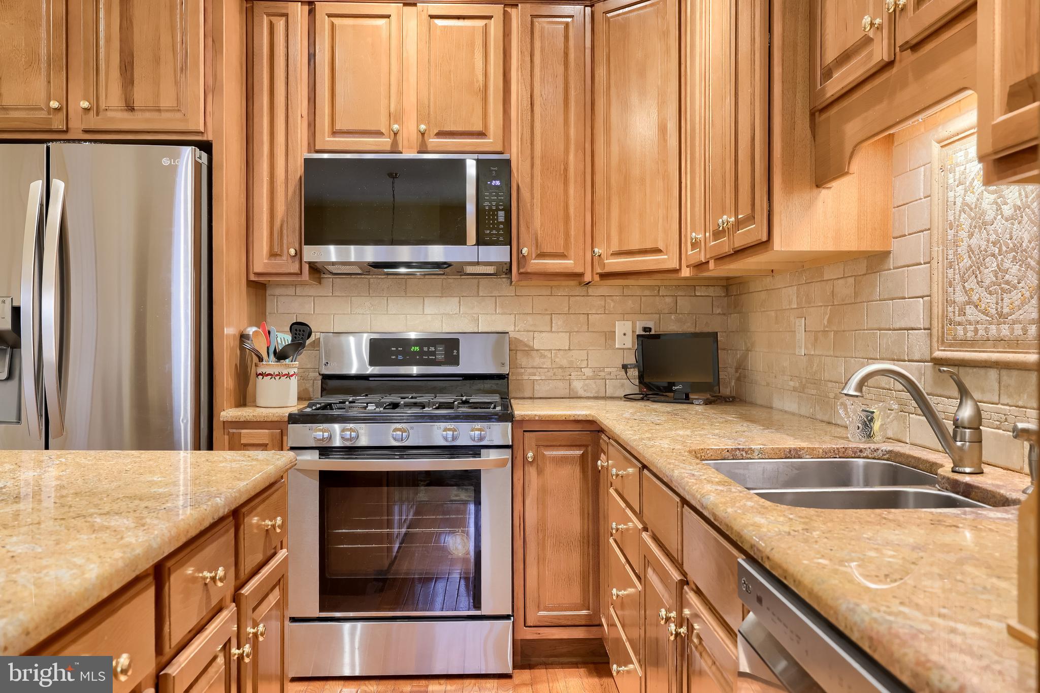 808 Huntington Place Lancaster, PA 17601 - Photo 14 of 59