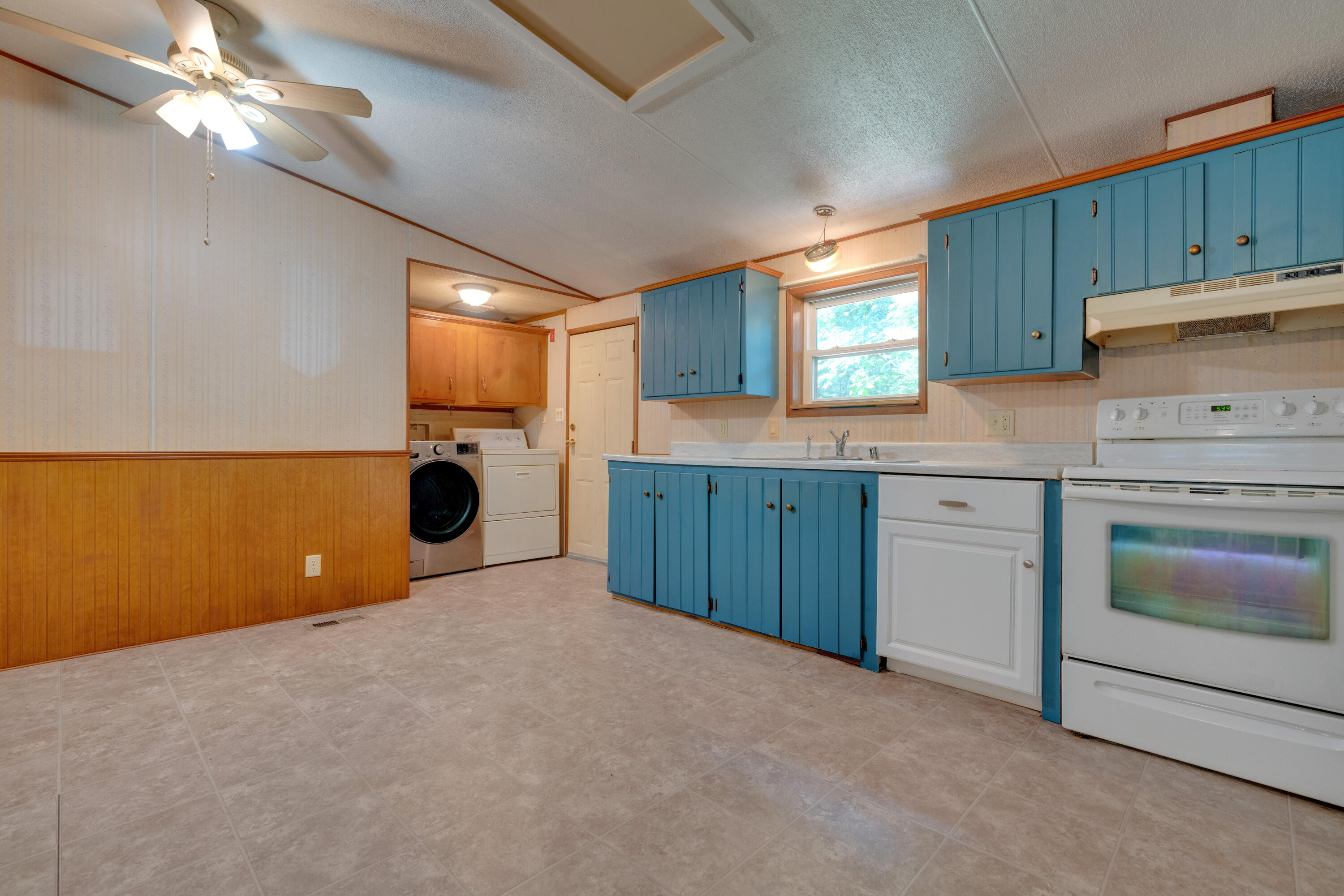 714 Alfred Road, Unit 41 Arundel, ME 04046 - Photo 9 of 22 _DSC0085