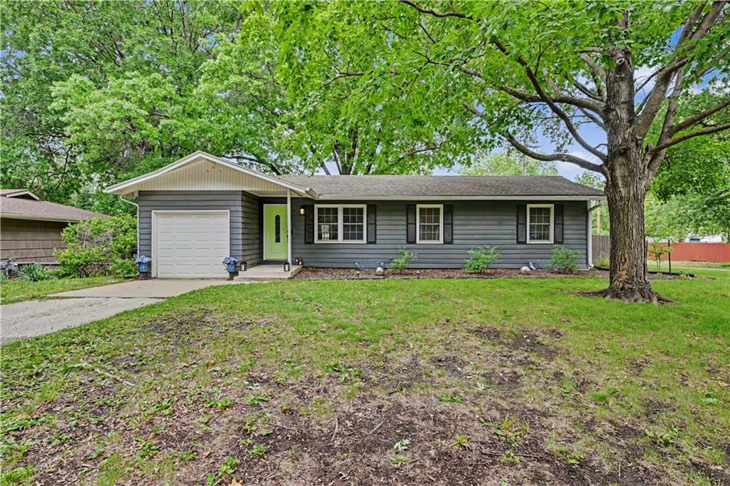 2220 Learnard Avenue Lawrence, KS 66046 - Photo 3 of 37