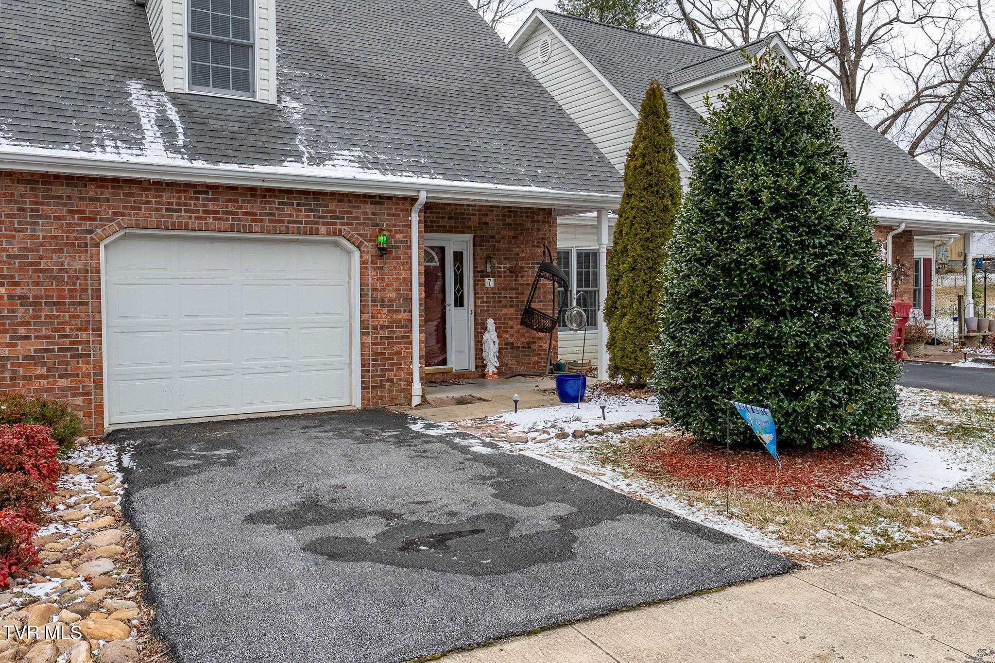 7 Cherokee Ridge Court, Unit 7 Johnson City, TN 37604 - Photo 34 of 48 7 Cherokee Ridge Ct (2 of 53)