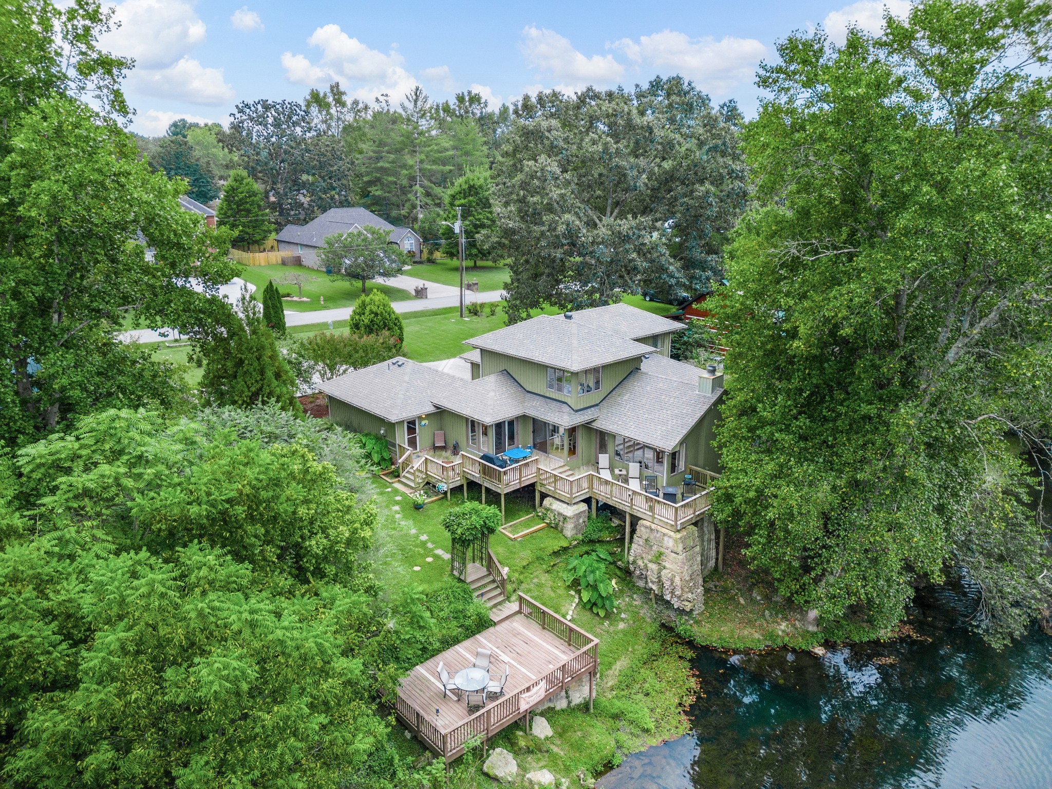 570 Mortons Lake Road Manchester, TN 37355 - Photo 2 of 59 Gallery Image 2