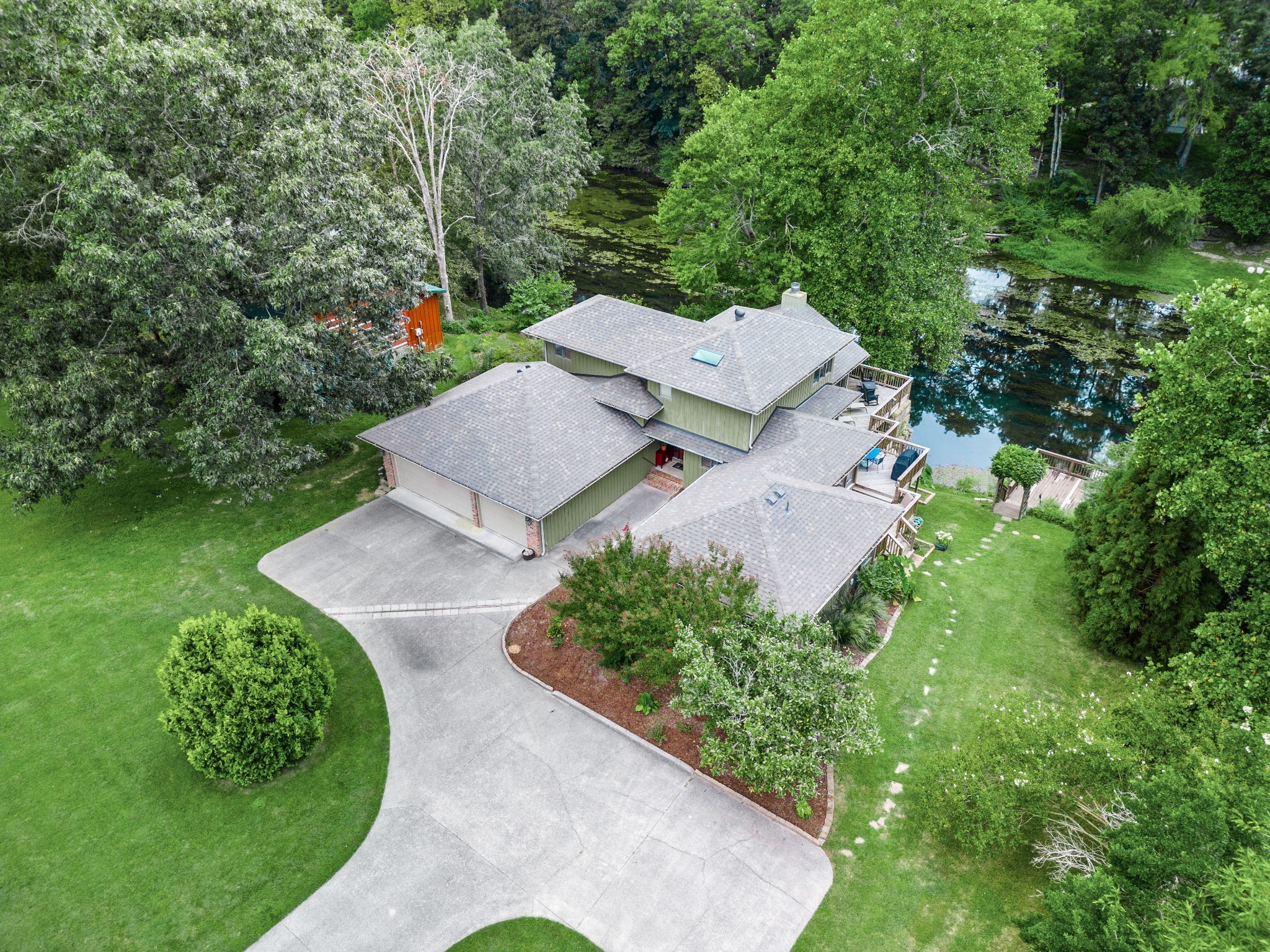 570 Mortons Lake Road Manchester, TN 37355 - Photo 4 of 59 Gallery Image 4