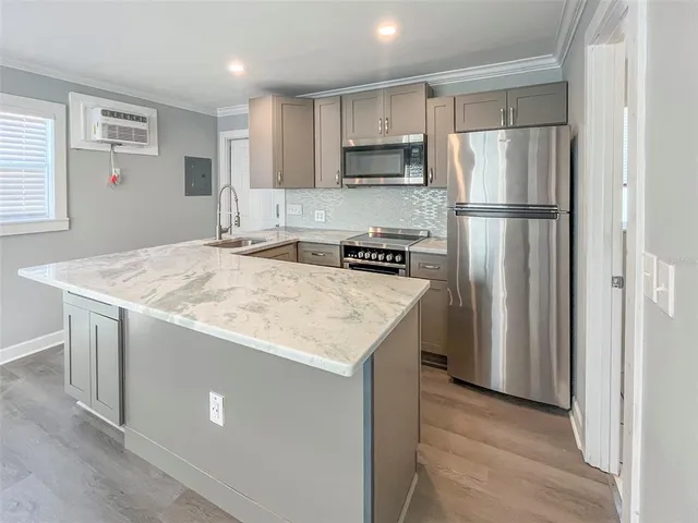 $1,250 | 404 Armada Road South, Unit D, Venice, FL 34285