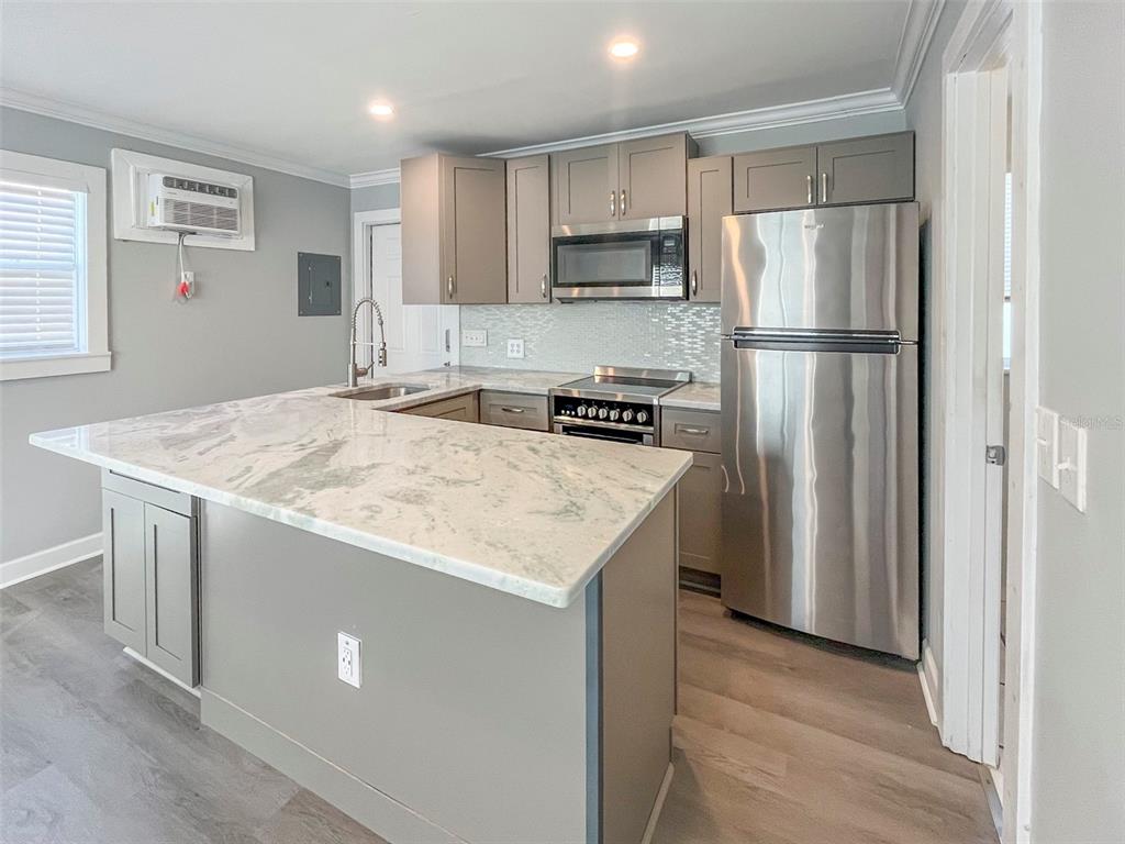 404 Armada Road South, Unit D Venice, FL 34285 - Photo 4 of 8