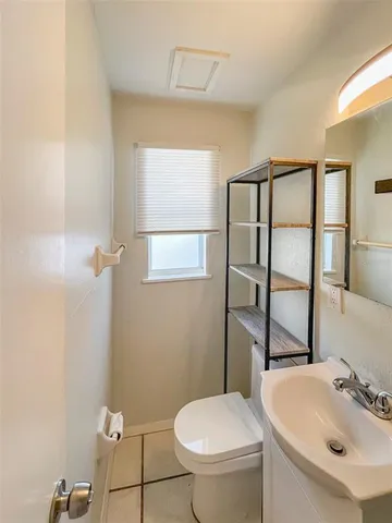 $1,250 | 404 Armada Road South, Unit D, Venice, FL 34285