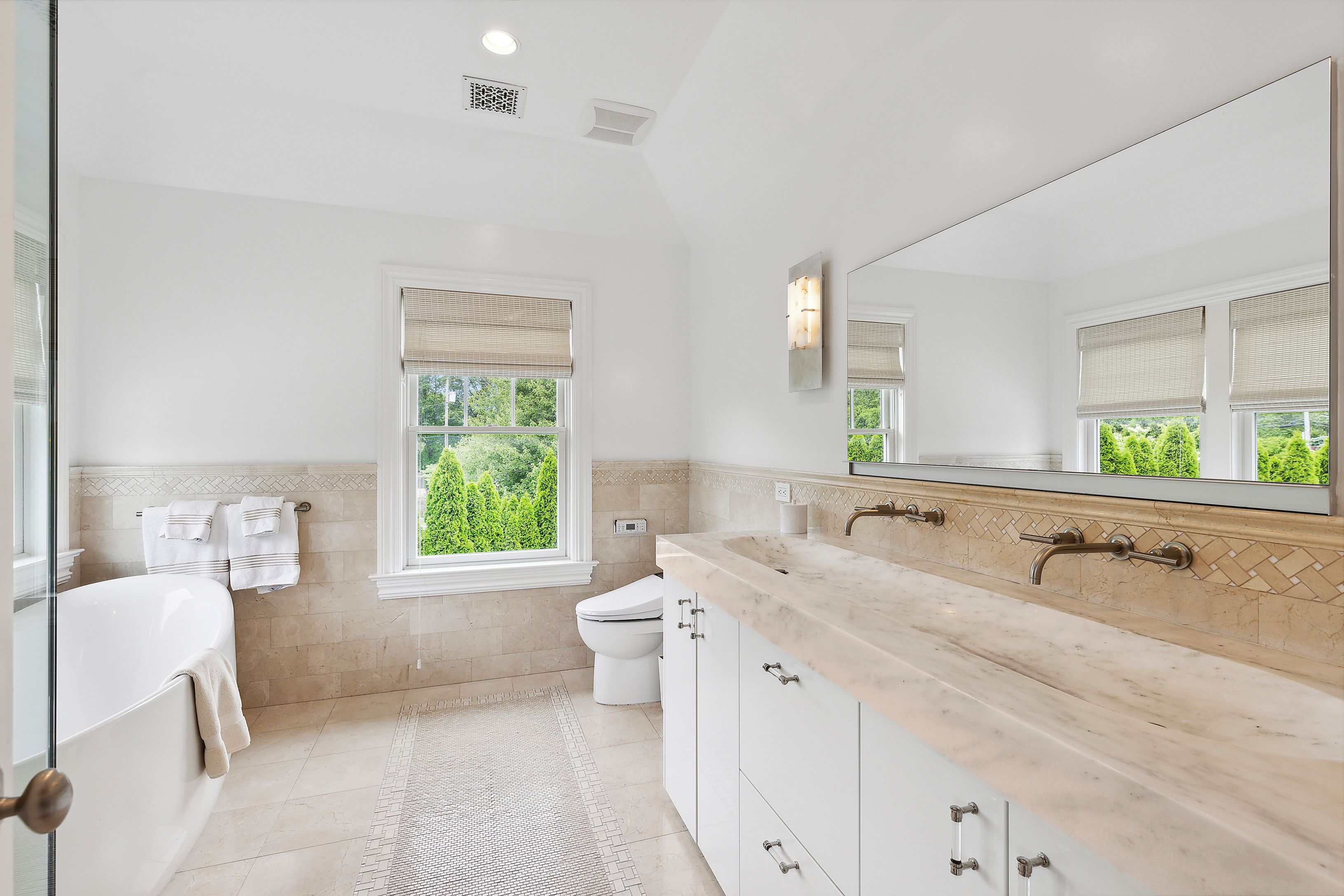 43 Osborne Avenue Southampton, NY 11968 - Photo 16 of 21 Gallery Image 16