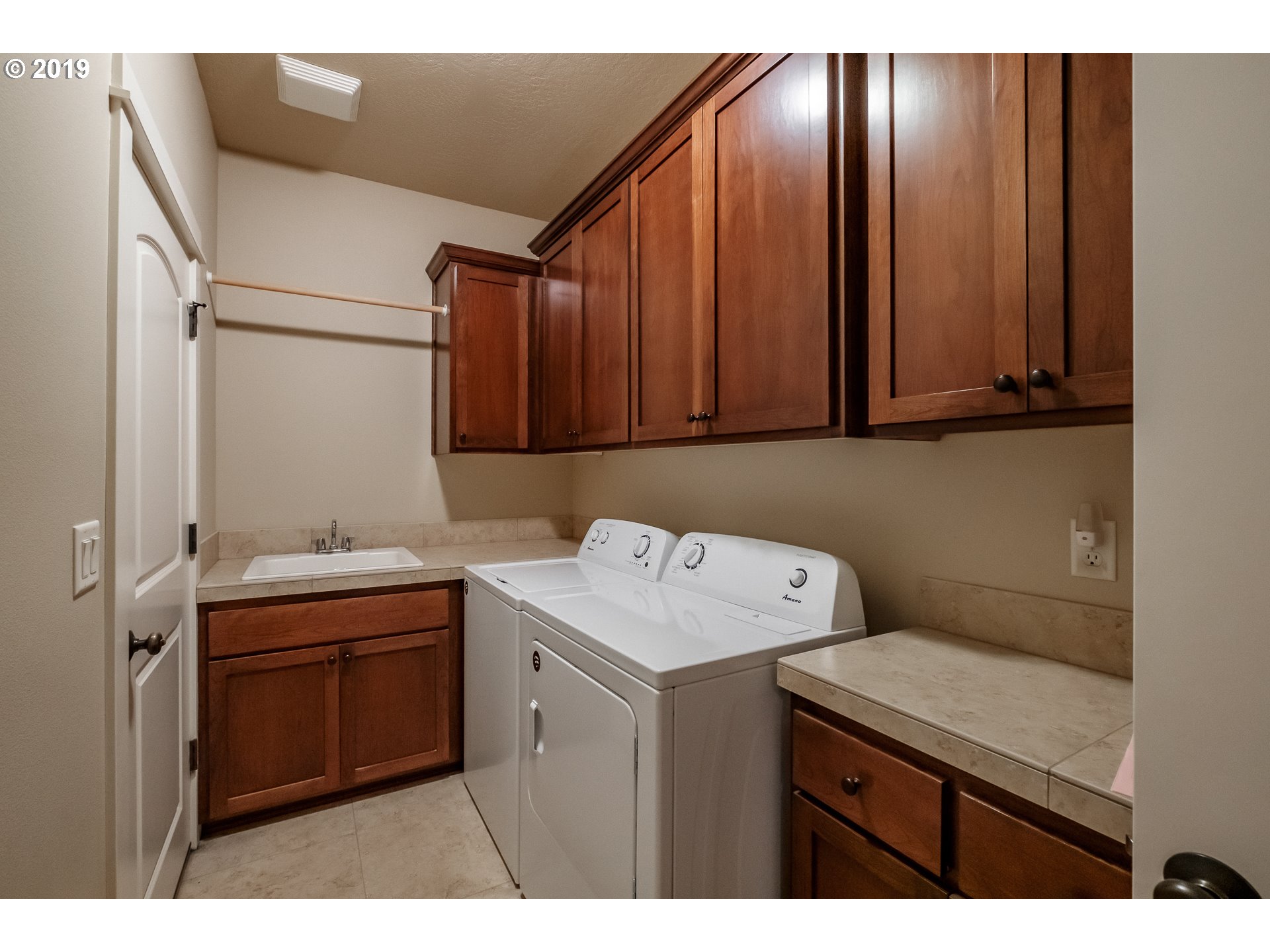 1221 South 41st Street Springfield, OR 97478 - Photo 23 of 28