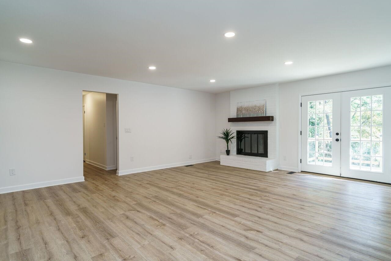 1436 Princess Anne Road Raleigh, NC 27607 - Photo 5 of 36 Living Room