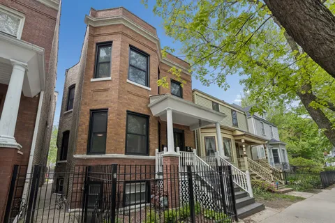$1,095,000 | 4152 North Damen Avenue, Chicago, IL 60618