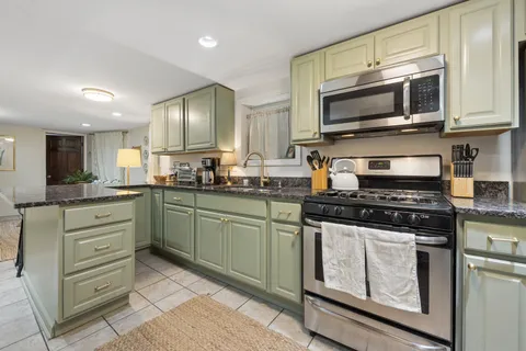 $1,095,000 | 4152 North Damen Avenue, Chicago, IL 60618