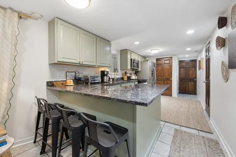 $1,095,000 | 4152 North Damen Avenue, Chicago, IL 60618