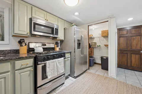 $1,095,000 | 4152 North Damen Avenue, Chicago, IL 60618