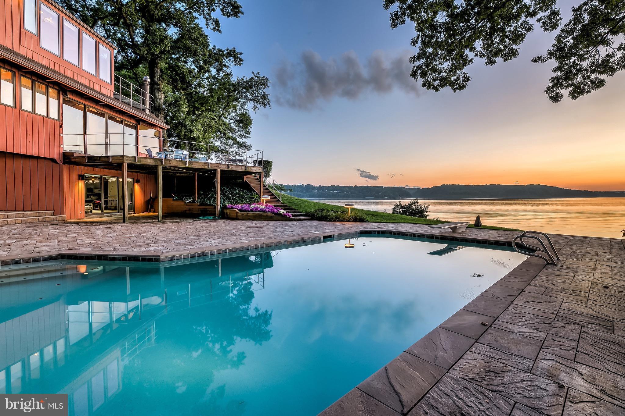 312 Rugby Cove Arnold, MD 21012 - Photo 4 of 36 Amazing waterfront pool