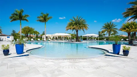 $939,900 | 4921 Surfside Circle, Bradenton, FL 34211