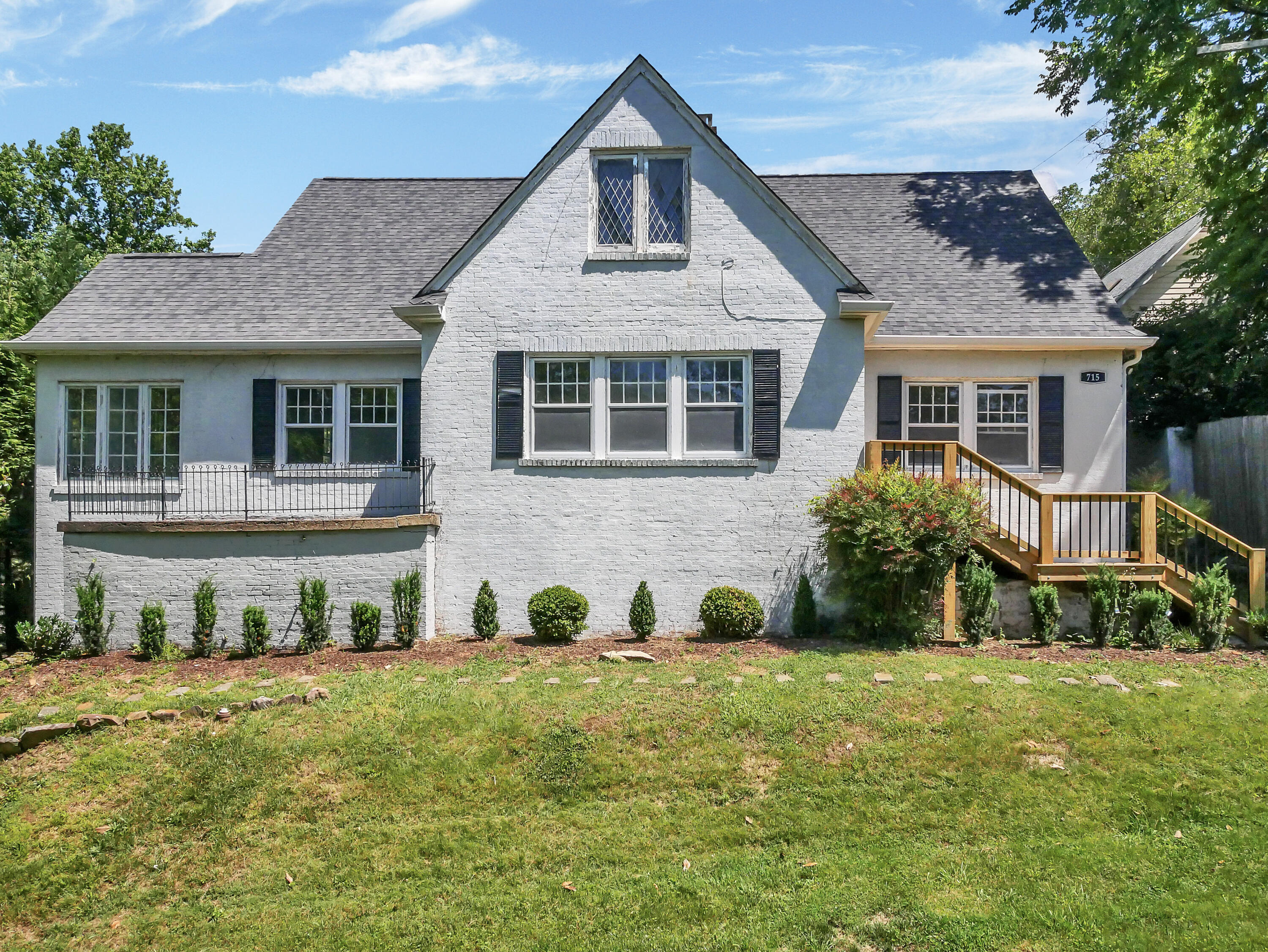 715 Oxford Road Chattanooga, TN 37405 - Photo 1 of 41 40-P1480661