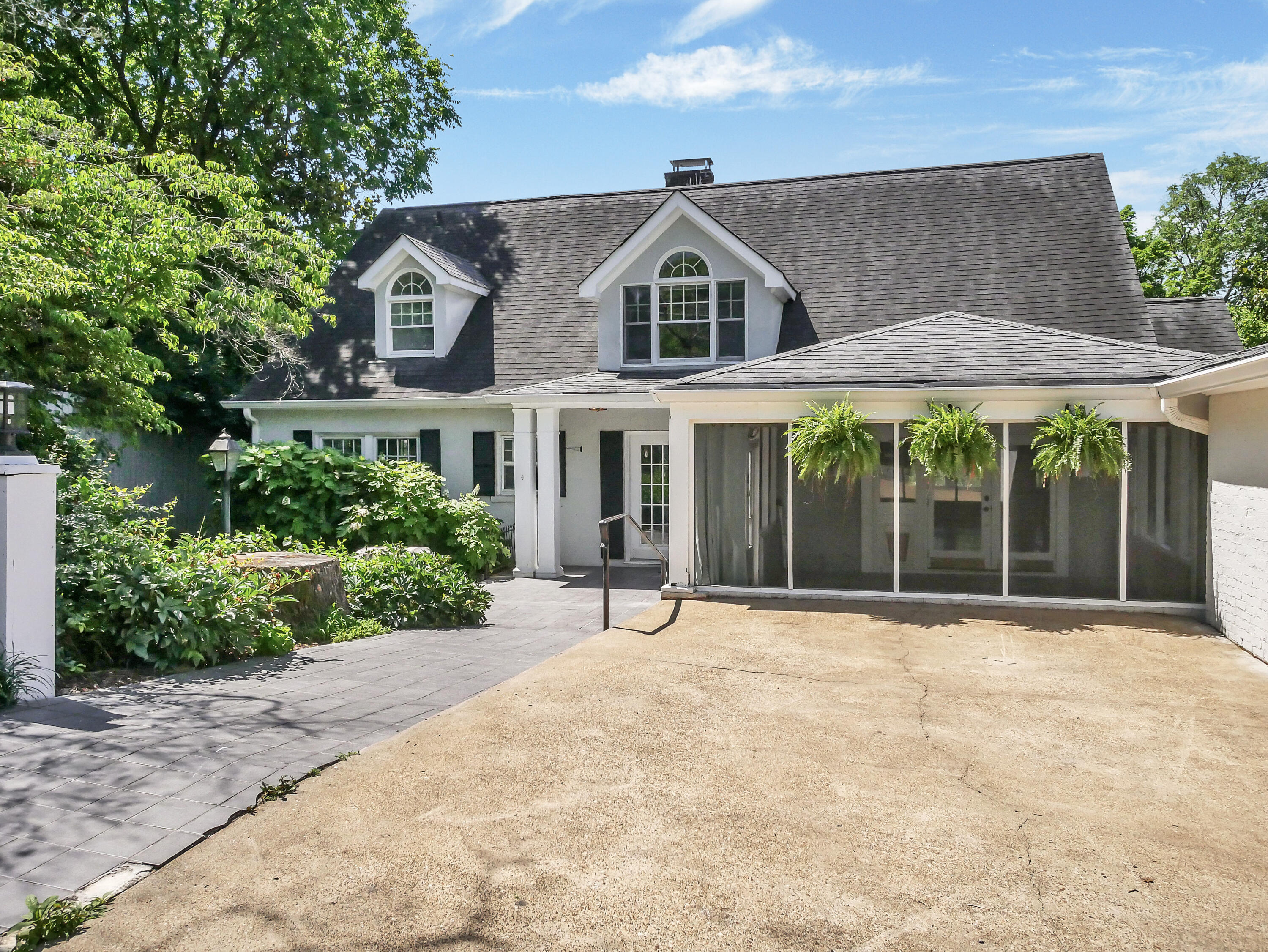 715 Oxford Road Chattanooga, TN 37405 - Photo 2 of 41 34-P1480611