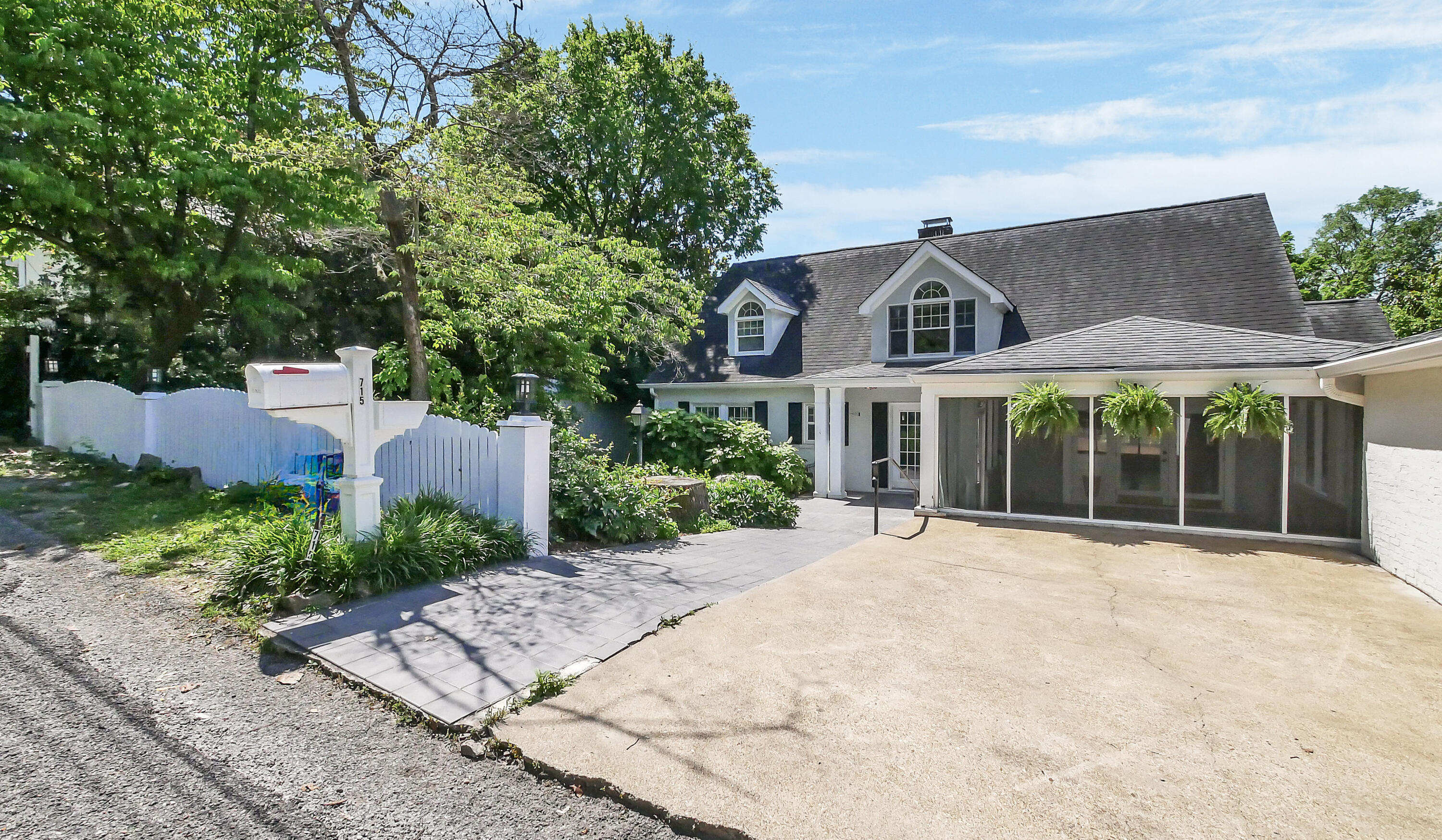 715 Oxford Road Chattanooga, TN 37405 - Photo 4 of 41 33-P1480606