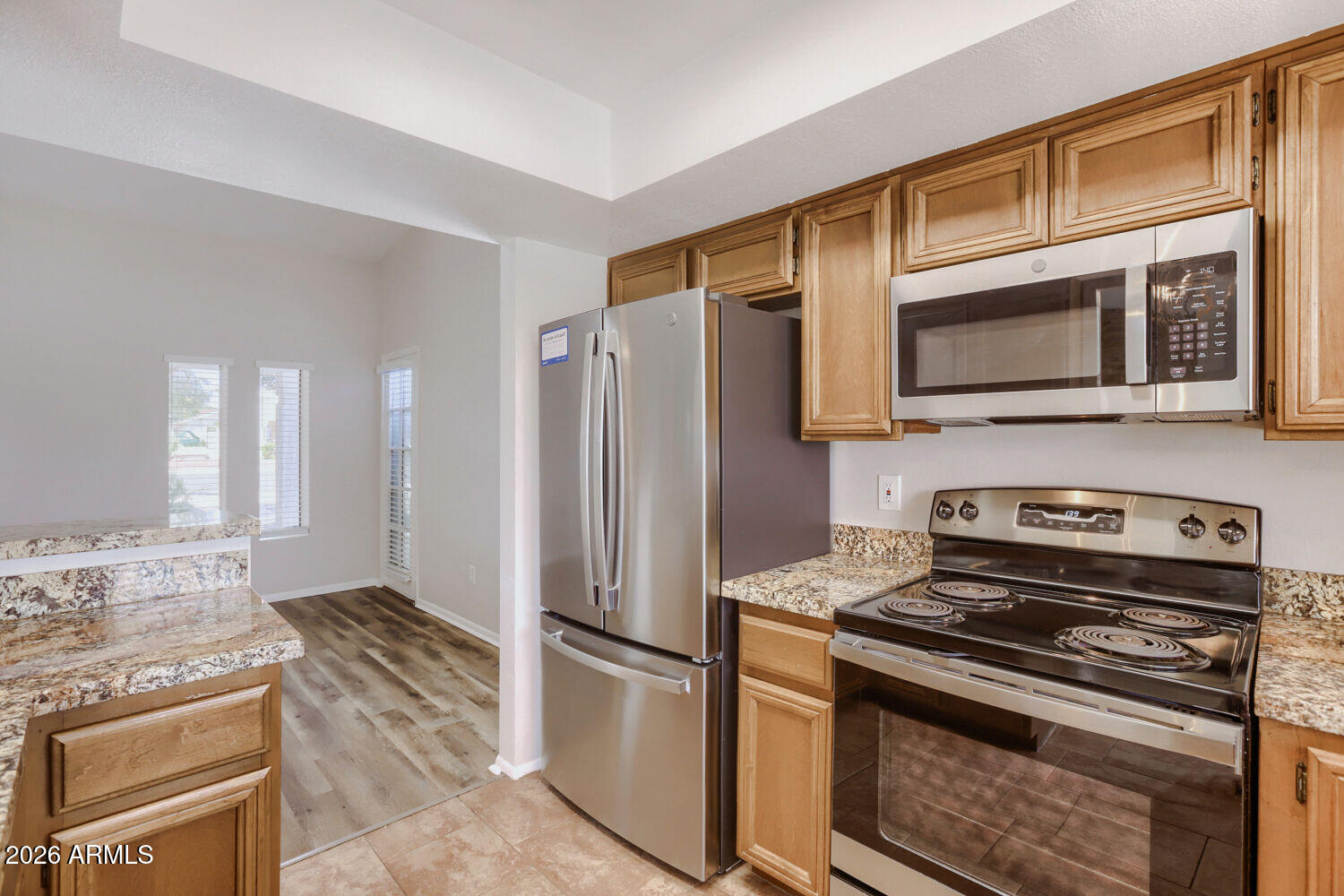 415 West Grandview Road Phoenix, AZ 85023 - Photo 15 of 29 415 W Grandview Rd - Web Quality - 012 -